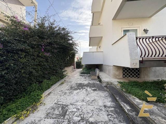 Villa Indipendente in vendita a Municipio 5, Puglia