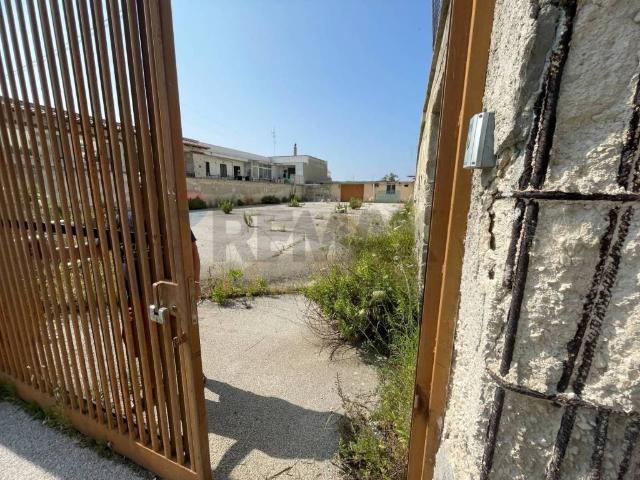 Villa Indipendente in vendita a Municipio 4, Puglia