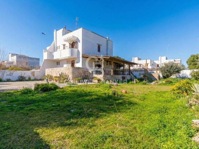Villa Indipendente in vendita a Municipio 5, Puglia