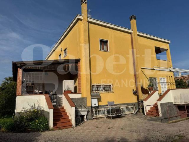 Villa Indipendente in vendita a Municipio 5, Puglia