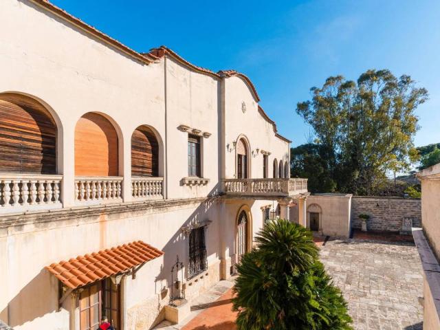 Villa Indipendente in vendita a Municipio 5, Puglia
