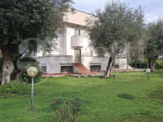 Villa Indipendente in vendita a Municipio 4, Puglia