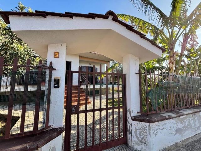 Villa Indipendente in vendita a Municipio 2, Puglia