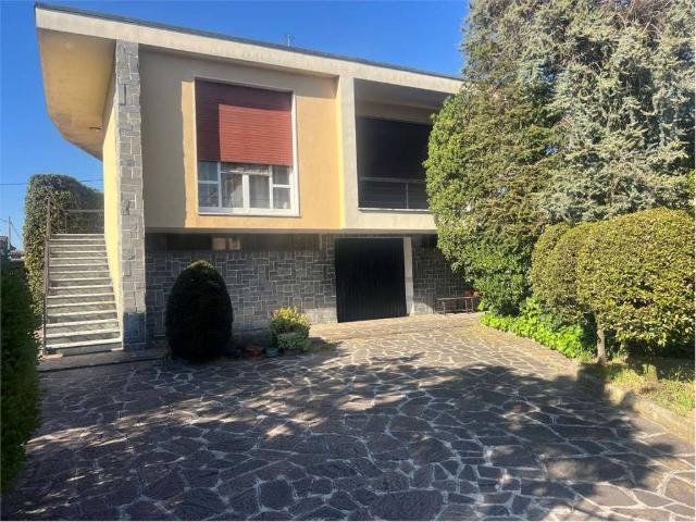 Villa Indipendente in vendita a Bariano, Lombardia