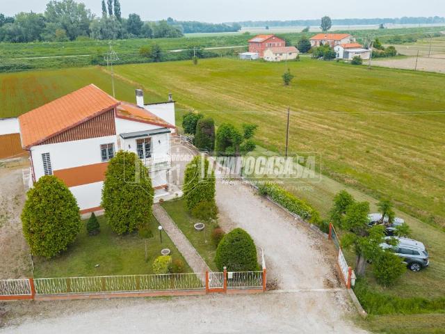 Villa Indipendente in vendita a Unione Terre di Pianura, Baricella