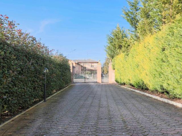 Villa Indipendente in vendita a Unione Terre di Pianura, Baricella