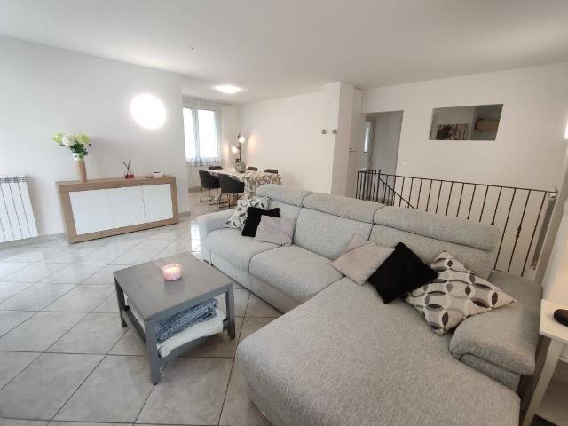 Villa Indipendente in vendita a Barlassina, Lombardia