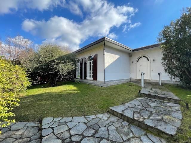Villa Indipendente in vendita a Barlassina, Lombardia