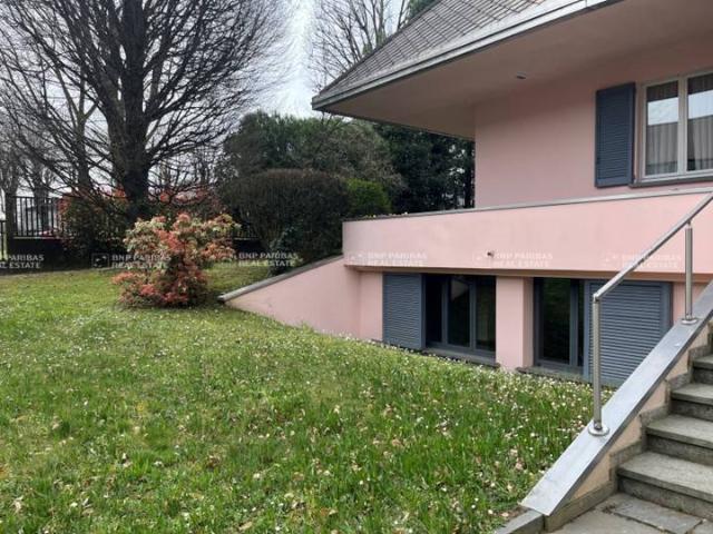Villa Indipendente in vendita a Barlassina, Lombardia