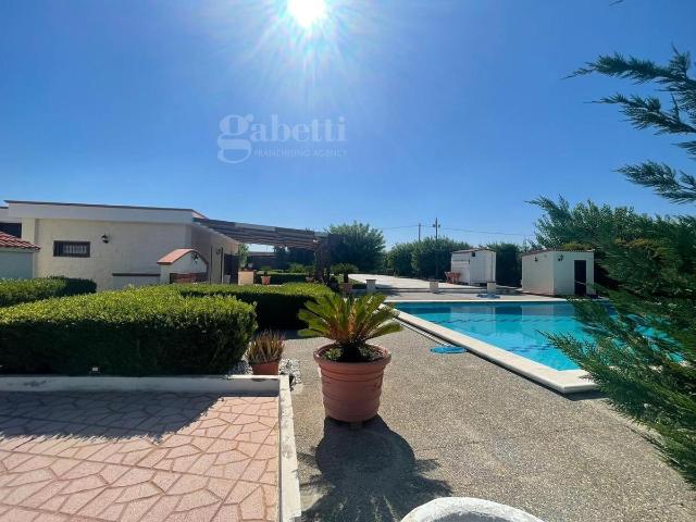 Villa Indipendente in vendita a Centro, Puglia
