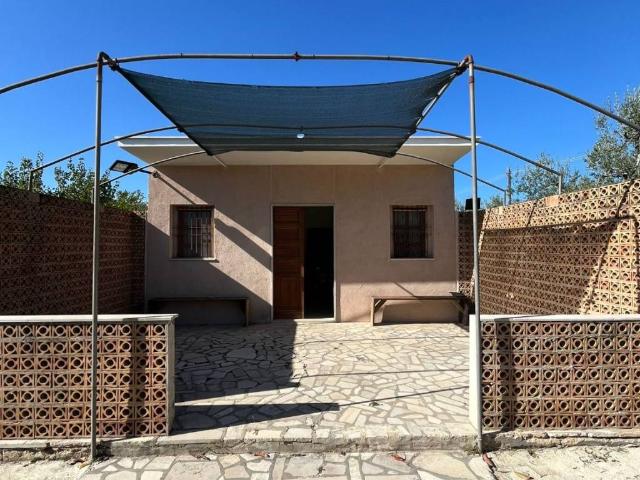 Villa Indipendente in vendita a Puglia, Barletta-andria-trani