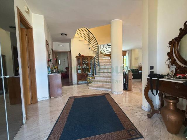 Villa Indipendente in vendita a Sava, Baronissi