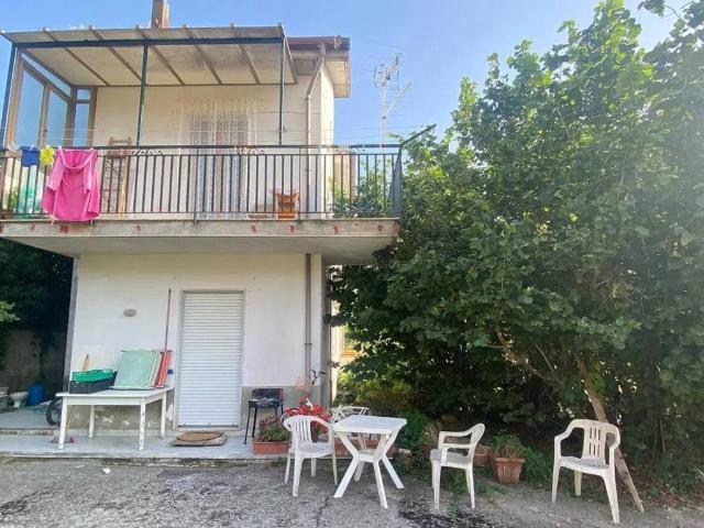 Villa Indipendente in vendita a Sava, Baronissi