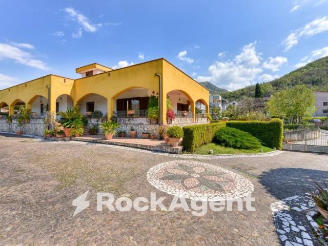 Villa Indipendente in vendita a Calvi, Baronissi