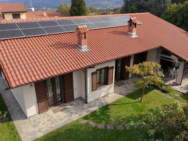 Villa Indipendente in vendita a Barzago, Lombardia
