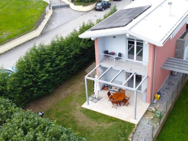Villa Indipendente in vendita a Dagò, Barzanò
