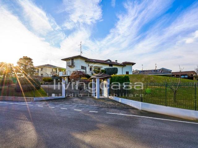 Villa Indipendente in vendita a Dagò, Barzanò