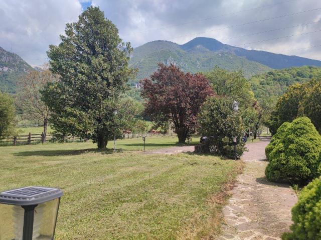 Villa Indipendente in vendita a Campiano, Barzio
