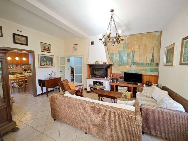 Villa Indipendente in vendita a Vallicello, Barzio