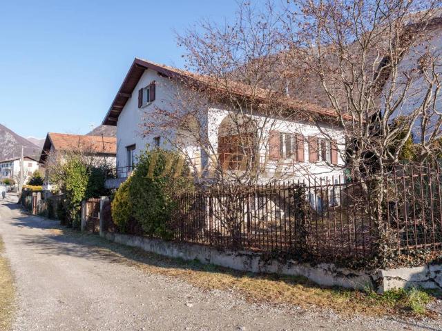 Villa Indipendente in vendita a Campiano, Barzio