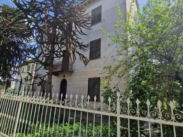 Villa Indipendente in vendita a Basaluzzo, Alessandria