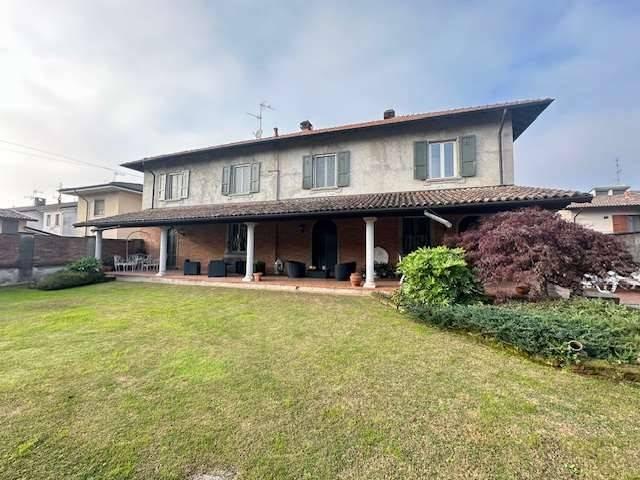 Villa Indipendente in vendita a Bascapè, Lombardia