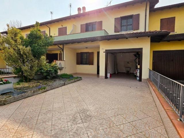 Villa Indipendente in vendita a Bascapè, Lombardia