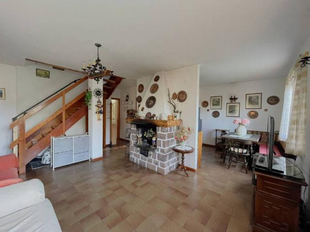 Villa Indipendente in vendita a Poggio dei Pini, Baselga di Piné