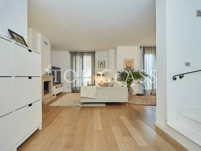 Villa Indipendente in vendita a Milano 3, Basiglio