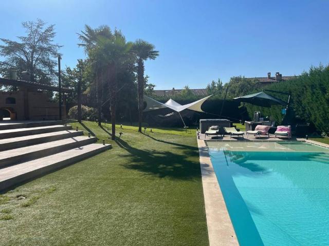 Villa Indipendente in vendita a Milano 3, Basiglio