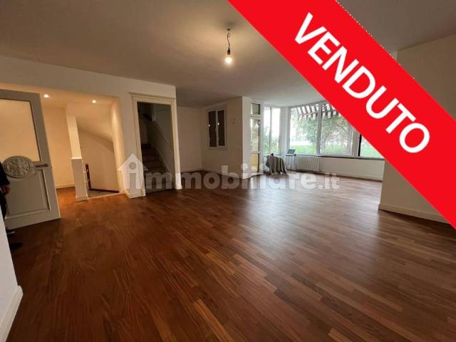 Villa Indipendente in vendita a Milano 3, Basiglio