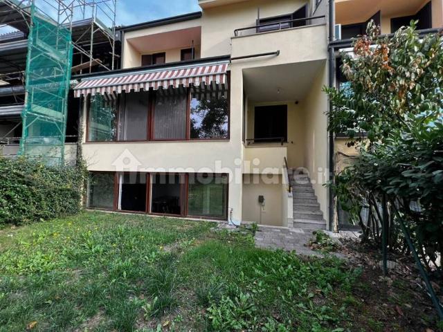 Villa Indipendente in vendita a Milano 3, Basiglio
