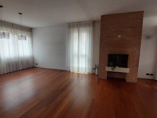 Villa Indipendente in vendita a Pilastroni, Bassano Del Grappa