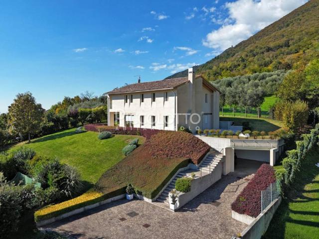 Villa Indipendente in vendita a Bassano Del Grappa, Veneto
