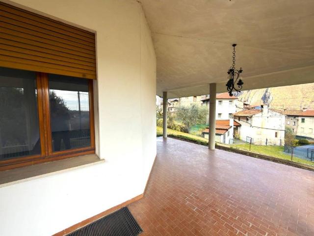 Villa Indipendente in vendita a Bassano Del Grappa, Veneto
