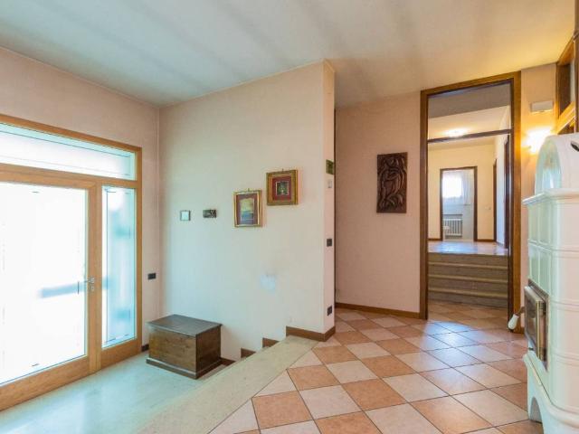 Villa Indipendente in vendita a Pilastroni, Bassano Del Grappa