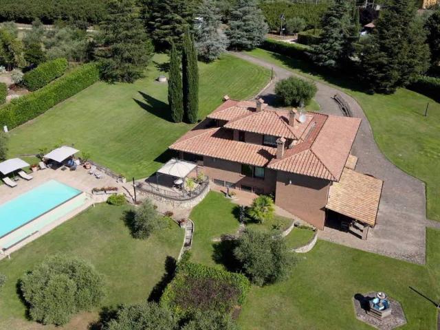 Villa Indipendente in vendita a Bassano In Teverina, Lazio