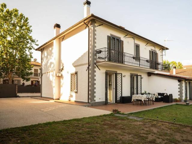 Villa Indipendente in vendita a Bassano In Teverina, Lazio