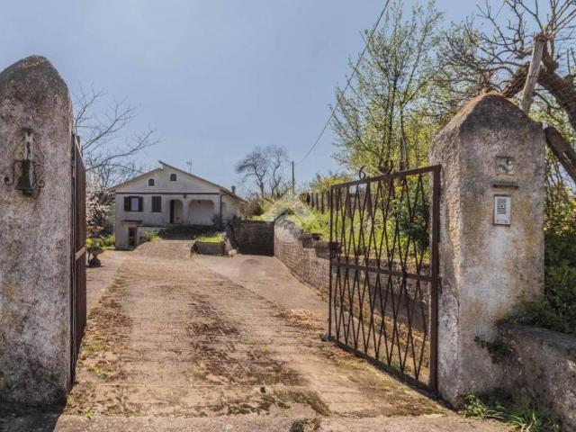 Villa Indipendente in vendita a Bassano Romano, Lazio