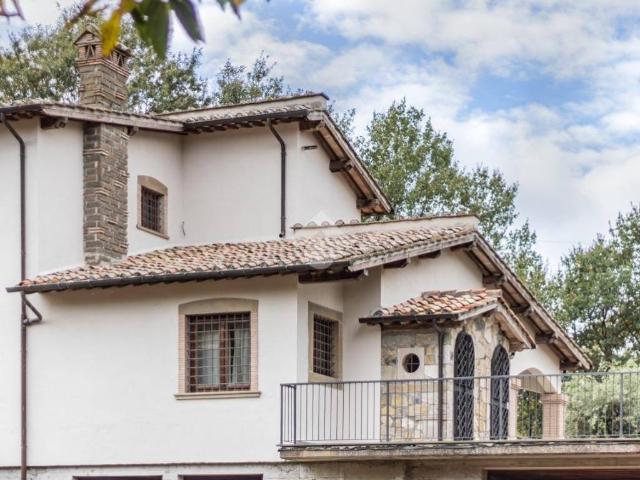 Villa Indipendente in vendita a Bassano Romano, Lazio