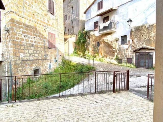 Villa Indipendente in vendita a Bassano Romano, Lazio