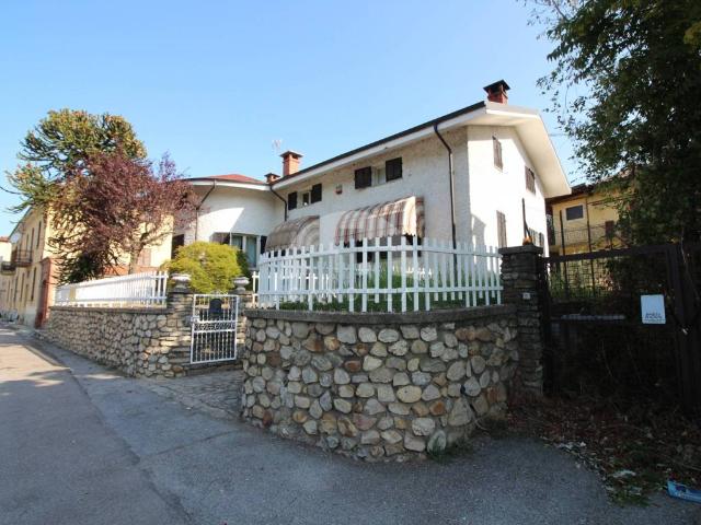 Villa Indipendente in vendita a Piemonte, Cuneo