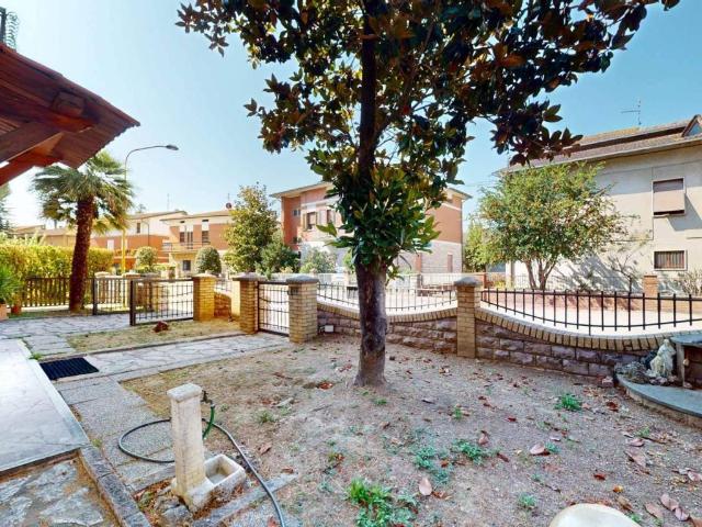 Villa Indipendente in vendita a Bastia Umbra, Umbria