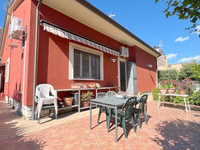 Villa Indipendente in vendita a Santa Lucia, Bastia Umbra