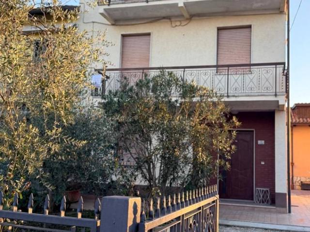 Villa Indipendente in vendita a San Lorenzo, Bastia Umbra