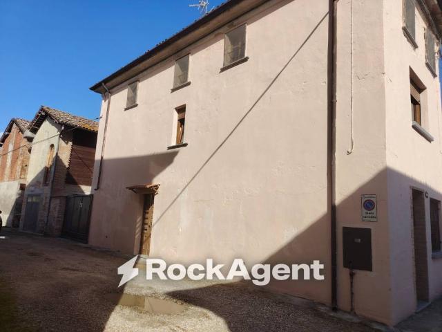 Villa Indipendente in vendita a Bastida Pancarana, Lombardia