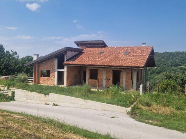 Villa Indipendente in vendita a Piemonte, Cuneo