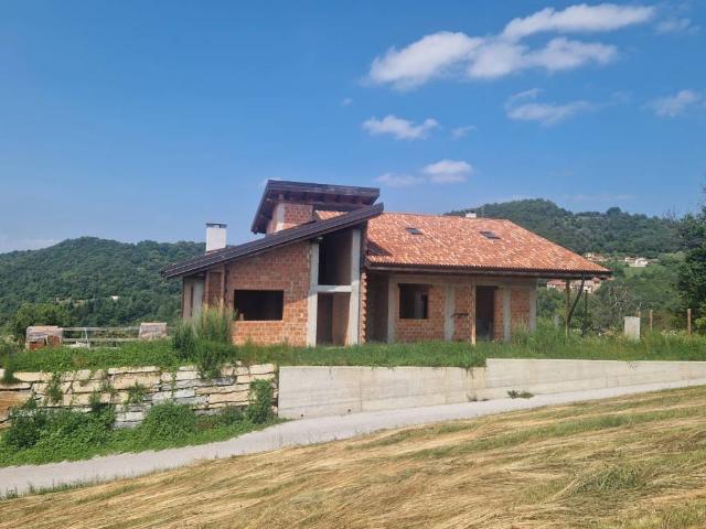 Villa Indipendente in vendita a Piemonte, Cuneo