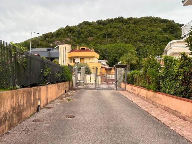 Villa Indipendente in vendita a Serroni, Olevano Sul Tusciano