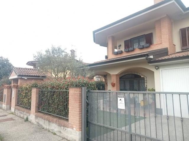 Villa Indipendente in vendita a Battuda, Lombardia